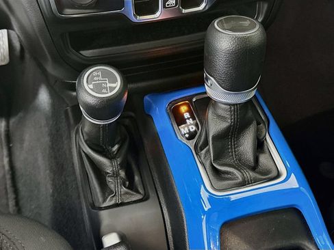 Used 2022 Jeep Wrangler Unlimited Sport AWD/4WD image 18
