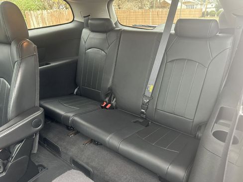 Used 2014 Buick Enclave Leather image 19