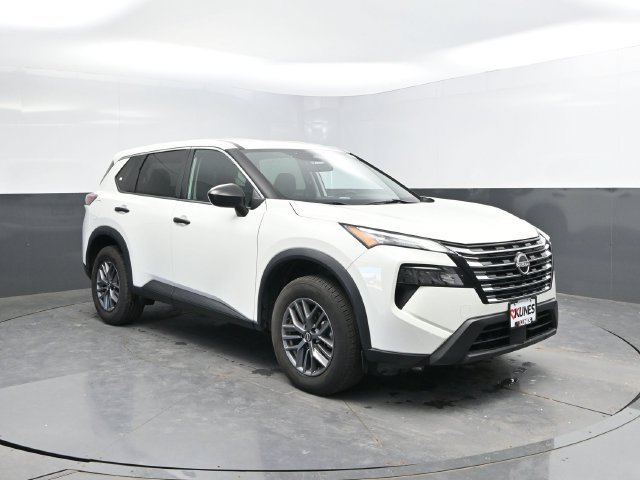 Used 2024 Nissan Rogue S FWD image 4