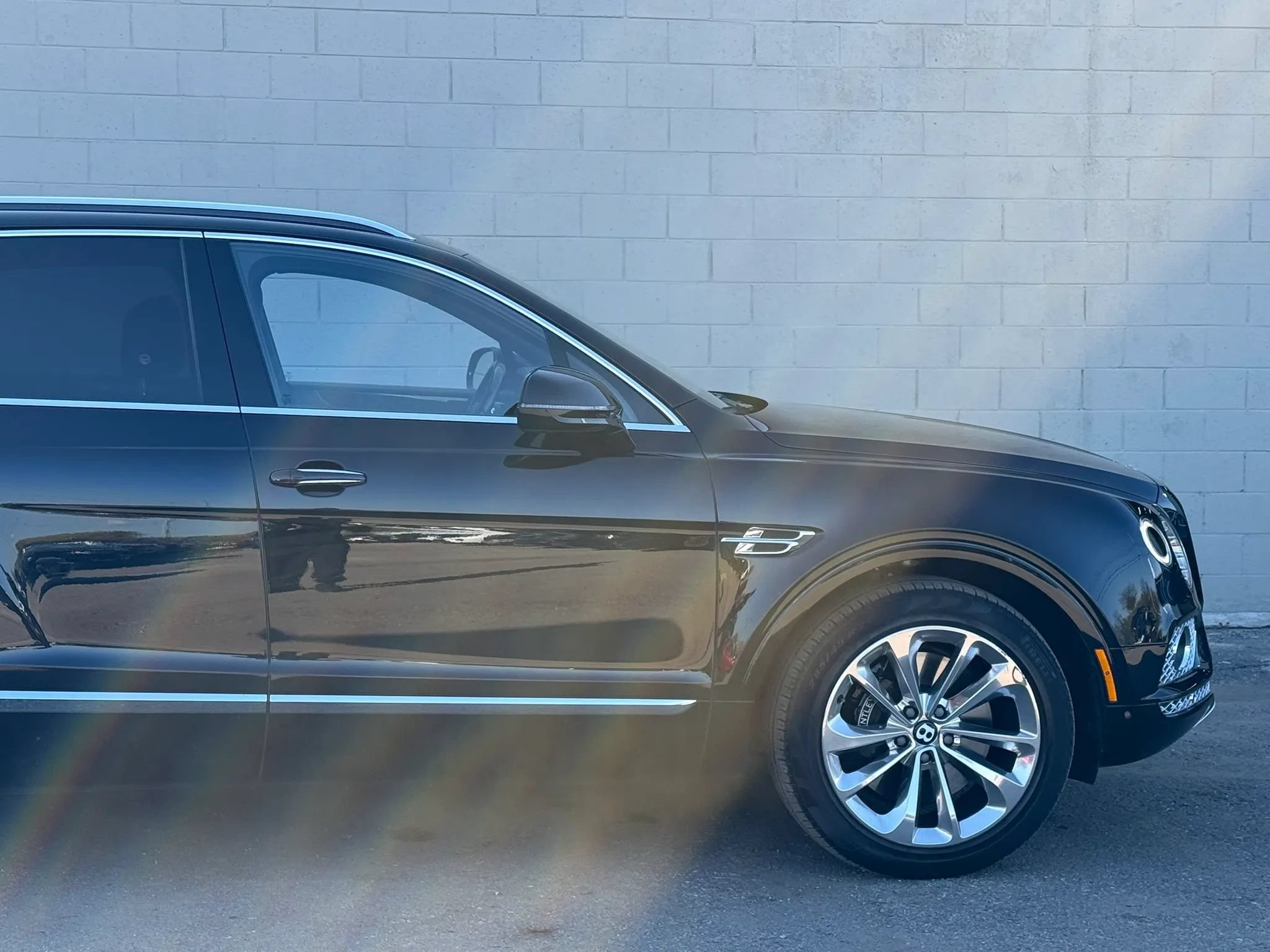 Used 2019 Bentley Bentayga AWD/4WD image 11
