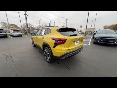 Certified 2024 Chevrolet Trax RS w/ Sunroof Package image 6