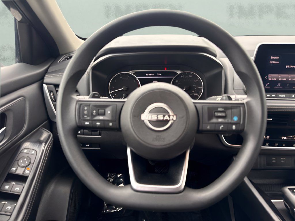 Used 2024 Nissan Rogue SV FWD image 12