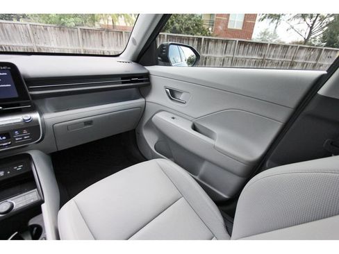 Used 2025 Hyundai Kona Limited AWD/4WD image 11