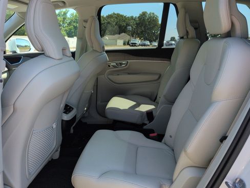 Used 2023 Volvo XC90 B6 Plus w/ Protection Package AWD/4WD image 12