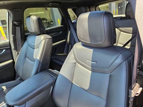 Used 2024 Cadillac XT5 Sportv w/ Technology Package AWD/4WD image 24