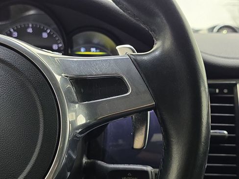 Used 2013 Porsche Panamera 4 image 21