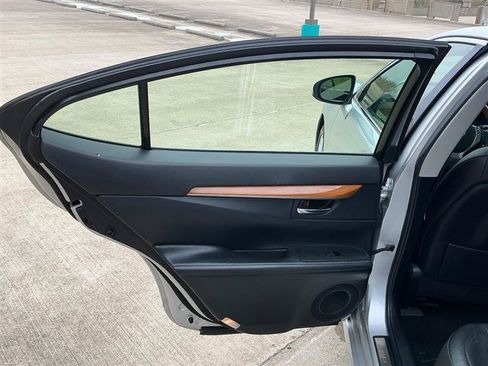 Used 2014 Lexus ES 300h w/ Luxury Package w/Bamboo Trim FWD image 31