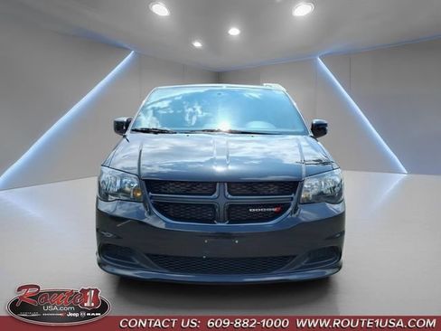 Used 2016 Dodge Grand Caravan SE FWD image 9