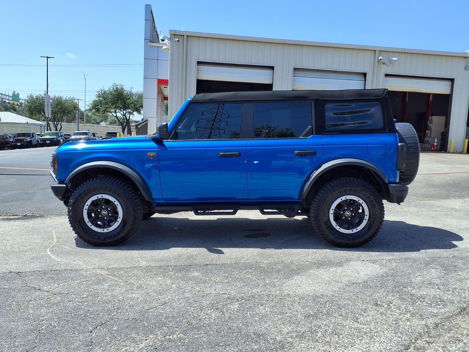 Used 2024 Ford Bronco Badlands w/ Sasquatch Package AWD/4WD image 9