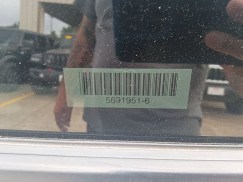 Used 2025 Ford Escape Active AWD/4WD image 9