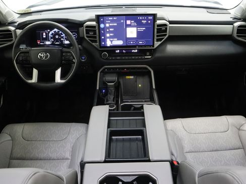 Used 2024 Toyota Tundra Limited image 33