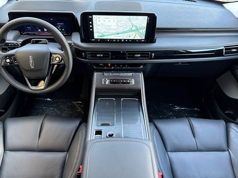 New 2025 Lincoln Aviator Reserve w/ Luxury Package RWD image 12