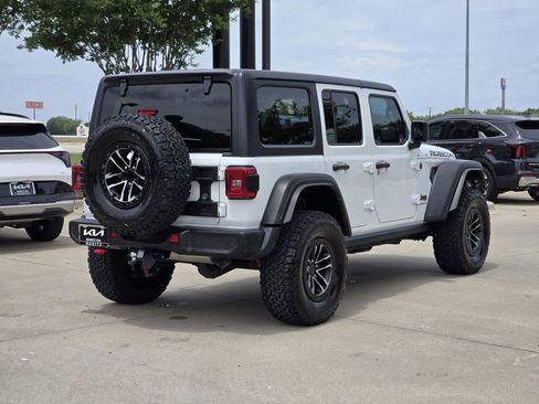 Used 2024 Jeep Wrangler Unlimited Rubicon w/ XTREMEE 35" Tire Package AWD/4WD image 4