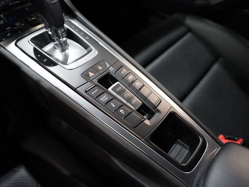 Used 2014 Porsche 911 Carrera S image 36