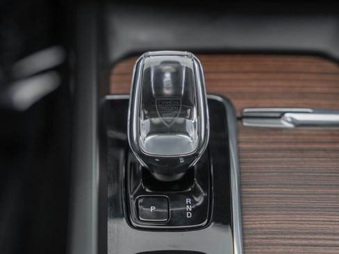 Certified 2023 Volvo XC60 B5 Ultimate w/ Climate Package image 25