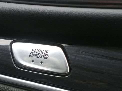 Used 2018 Buick Enclave Essence image 20