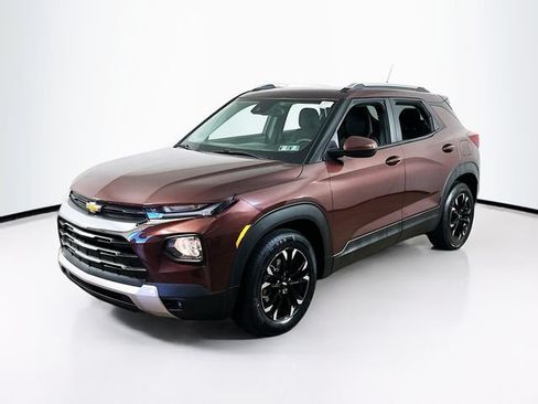 Used 2023 Chevrolet TrailBlazer LT FWD image 3