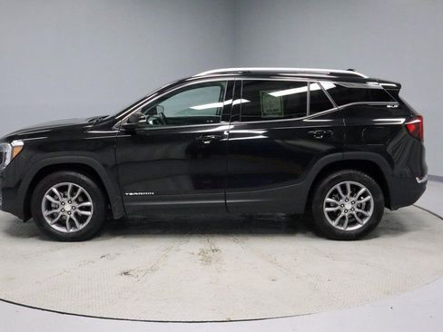 Used 2024 GMC Terrain SLT image 7