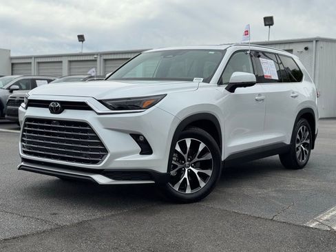 Used 2025 Toyota Grand Highlander AWD Hybrid image 6