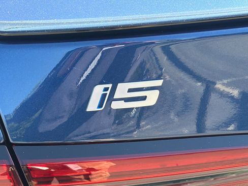 Used 2025 BMW i5 xDrive40 w/ Executive Package image 39
