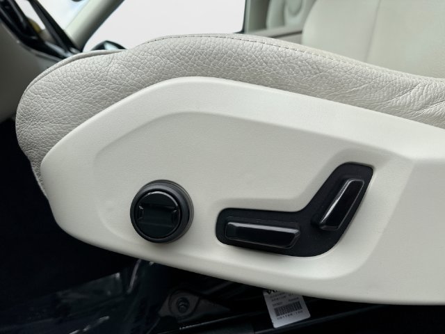 Certified 2024 Volvo XC60 B5 Core w/ Protection Package Premier AWD/4WD image 17