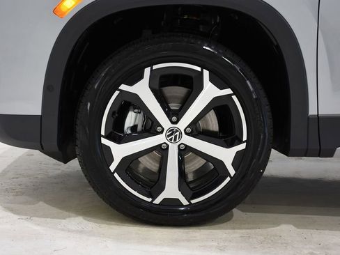 New 2026 Volkswagen Tiguan SE image 6