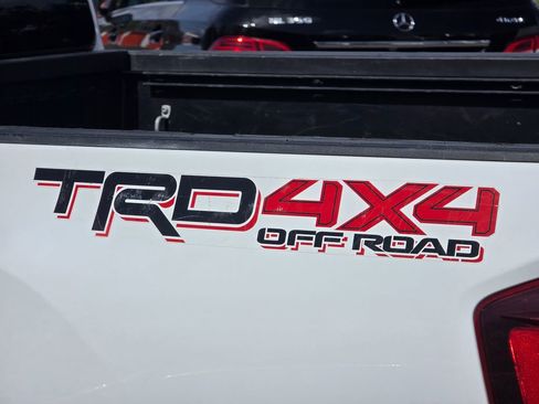 Used 2018 Toyota Tacoma TRD Off-Road image 30