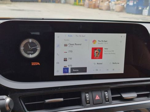 Used 2024 Lexus ES 350 w/ Premium Package FWD image 18