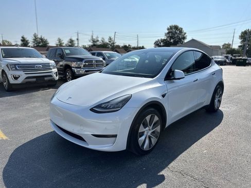Used 2021 Tesla Model Y Long Range AWD/4WD image 3
