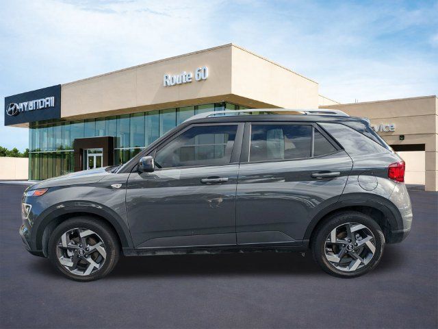 Certified 2024 Hyundai Venue Limited FWD image 7