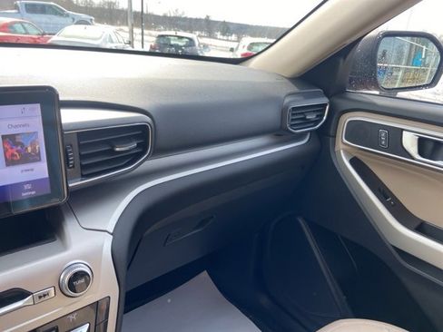 Used 2021 Ford Explorer XLT w/ Equipment Group 202A image 21