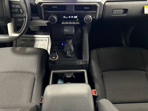 Used 2025 Toyota 4Runner SR5 AWD/4WD image 37