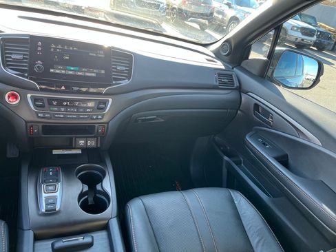 Used 2022 Honda Pilot TrailSport image 22