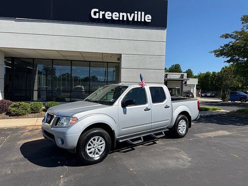 Used 2018 Nissan Frontier SV AWD/4WD image 1