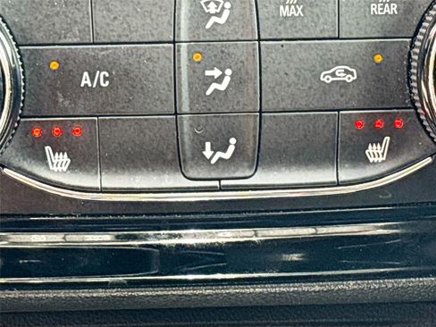 Used 2020 Buick Encore GX Preferred w/ Cold Weather Comfort Package AWD/4WD image 20