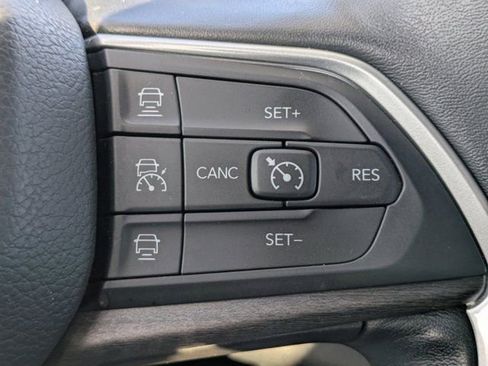 Used 2022 Jeep Grand Cherokee L Limited image 21