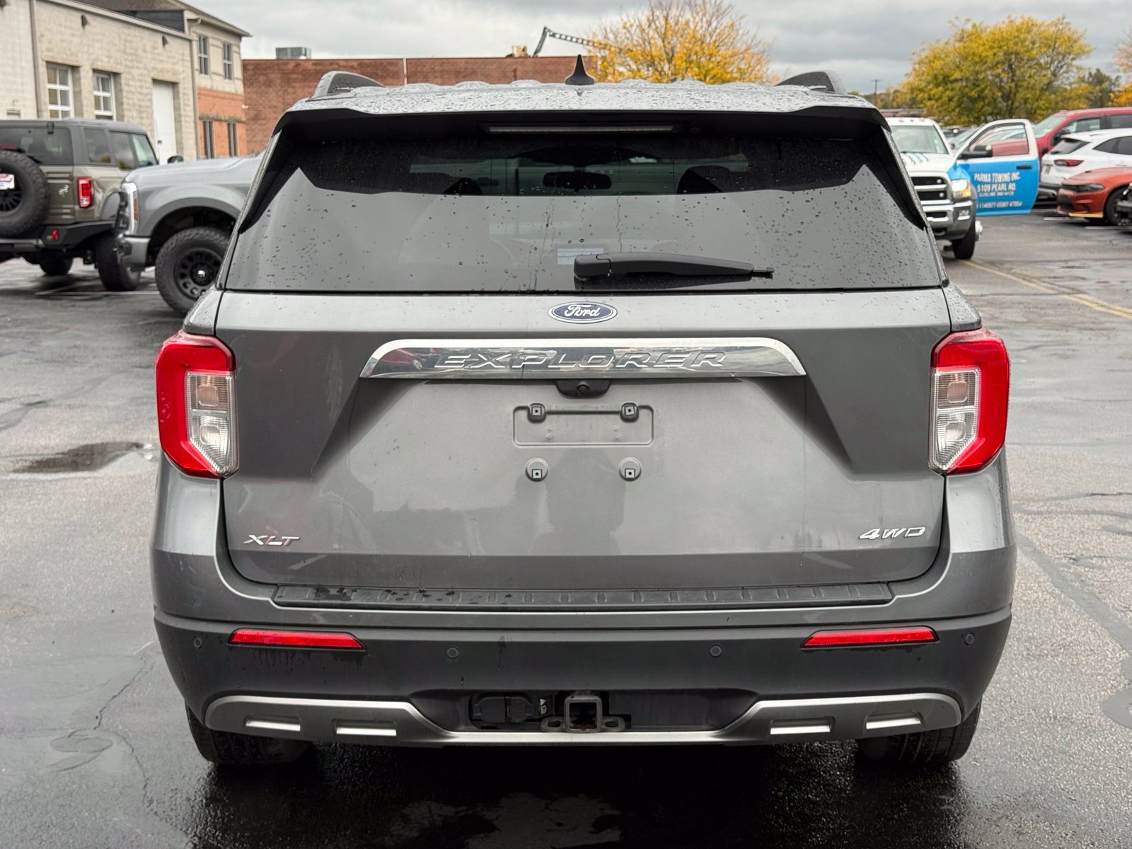 Used 2023 Ford Explorer XLT w/ Equipment Group 202A AWD/4WD image 5