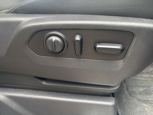 Used 2020 GMC Sierra 1500 SLT w/ SLT Premium Plus Package image 33