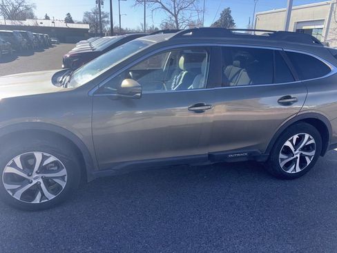 Used 2021 Subaru Outback Limited image 4