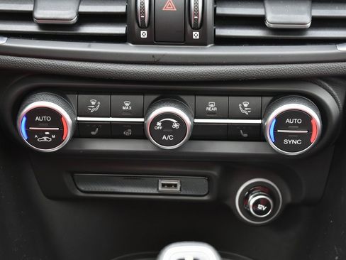 New 2025 Alfa Romeo Giulia AWD image 13