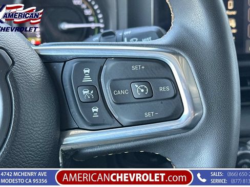 Used 2024 Jeep Wrangler Unlimited Sahara AWD/4WD image 33