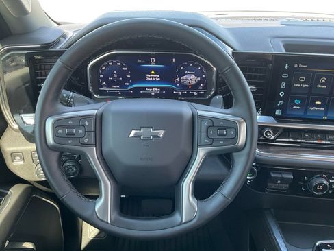 Used 2025 Chevrolet Silverado 1500 RST w/ Z71 Off-Road Package AWD/4WD image 15