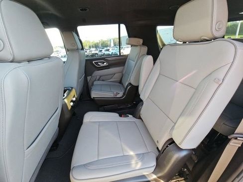 Used 2024 GMC Yukon SLT image 28