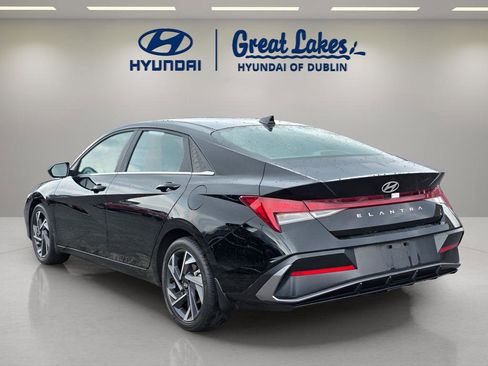 Certified 2024 Hyundai Elantra SEL w/ Convenience Package FWD image 3