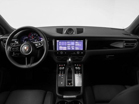 Certified 2025 Porsche Macan image 25