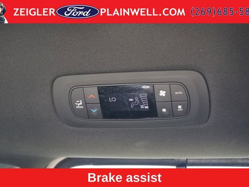 Used 2020 Chrysler Pacifica Touring w/ Advanced Safetytec Group FWD image 15