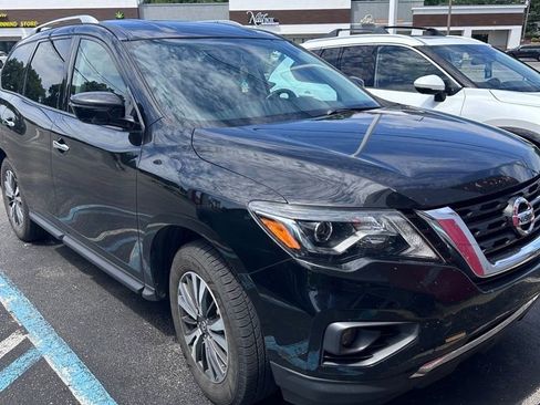 Used 2017 Nissan Pathfinder SV AWD/4WD image 1