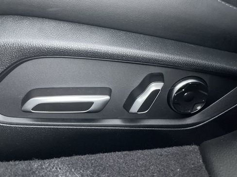 Used 2025 Acura TLX w/ Technology Package FWD image 33