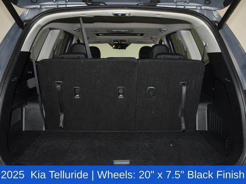 Used 2025 Kia Telluride S FWD image 31