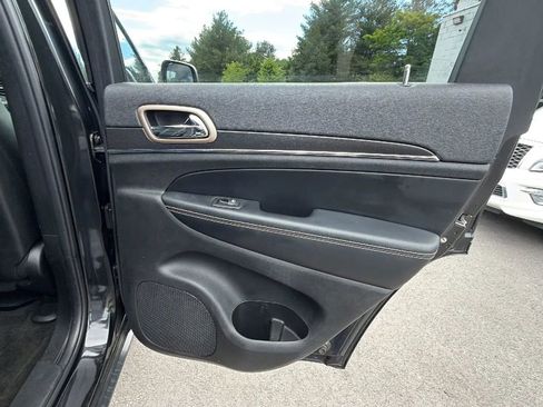 Used 2015 Jeep Grand Cherokee Limited w/ Luxury Group II RWD image 36